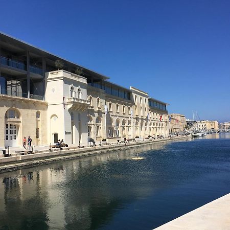 Ferienwohnung The Wright Angle Cospicua Exterior foto